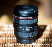 Lens Canon 24-70mm F/4L (with macro feature)